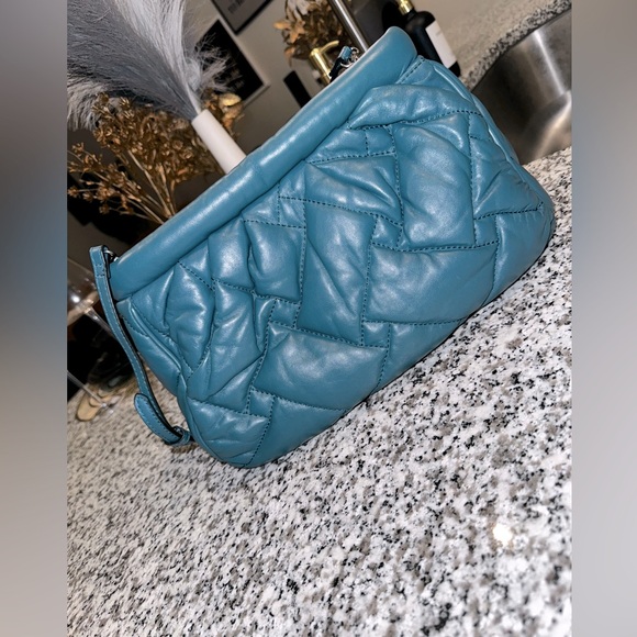 KURT GEIGER KENSINGTON LEATHER CLUTCH/CROSSBODY - Picture 2 of 5